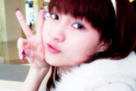 郭美美生活照片曝光 揭秘20岁炫富女的真实身份