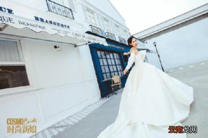 嫁黄贯中8年颜值在线 朱茵黄贯中结婚照