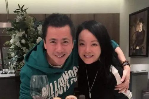 华谊回应王忠军出售豪宅什么情况 王中磊夫妻清空微博又是因为什么