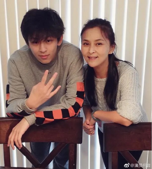 何音年轻时真漂亮照片 她最新的照片来了