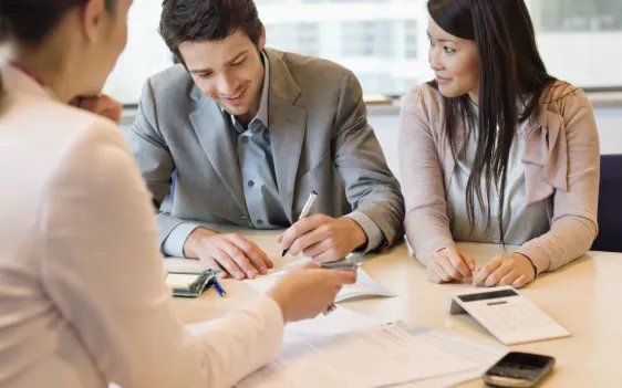 大学同学都是女生,在大学该怎样脱单呢?