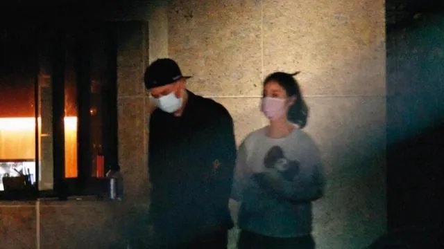 林心如霍建华吵架后合体逛街，哪一个细节证明夫妻感情更好了？