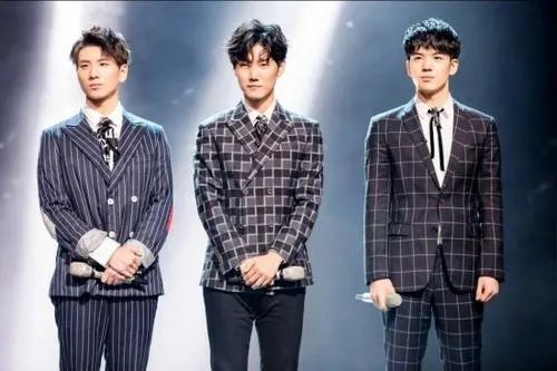 郑云龙和仝卓什么关系 郑云龙受仝卓事件影响回应仝卓喊话