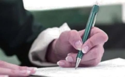 《小摄影师》续写作文