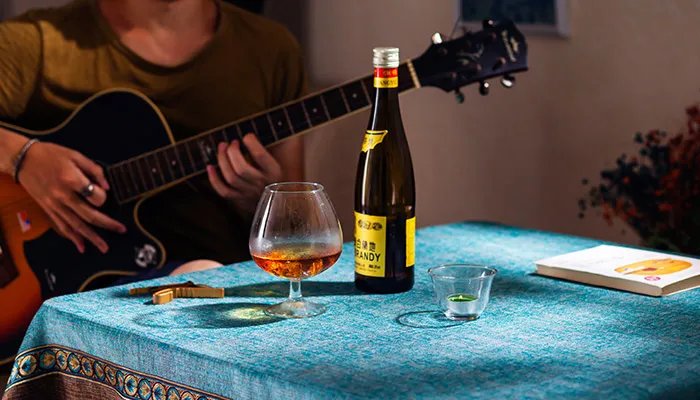 我迎着风撑着眼帘是什么歌