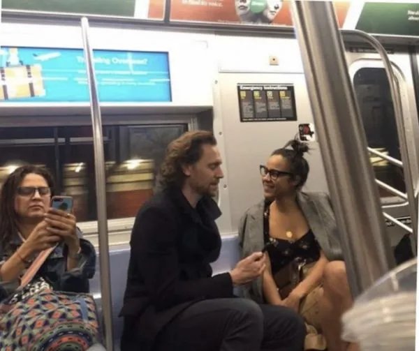 抖森被曝已与小3岁女星同居,抖森不想公开恋情的原因是?