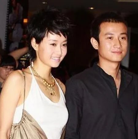 马伊琍素颜坐地铁完全认不出  8岁差姐弟恋竟为爱裸婚