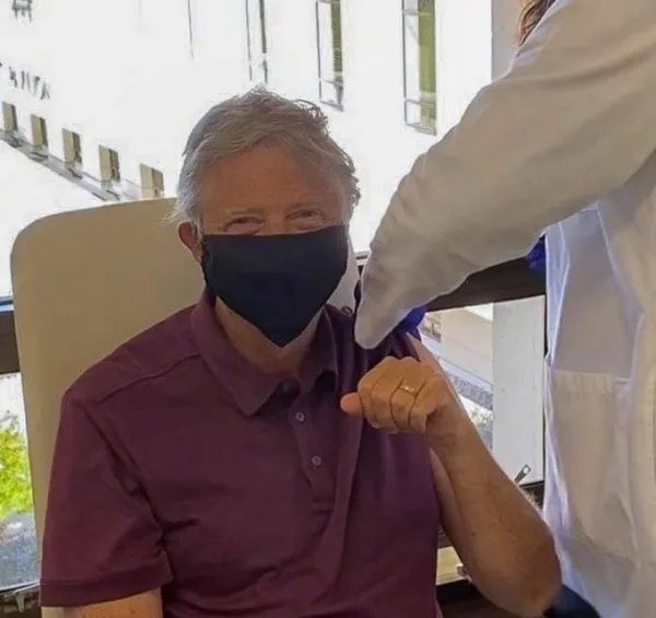 比尔盖茨接种疫苗，是否有享受到特殊待遇？