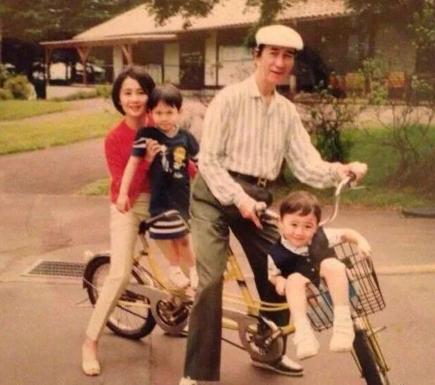 梁安琪的人生故事:梁安琪年轻时的图片