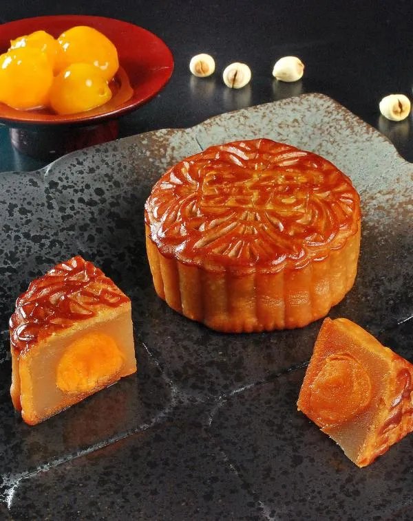 就多名老人吃月饼被送医一事来说,月饼怎么吃合理?