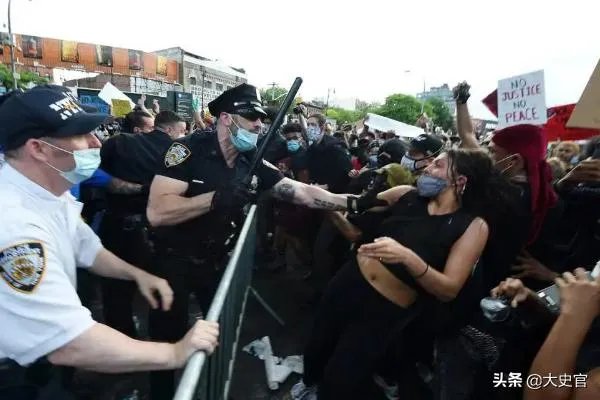 白宫要求美国民众“忍受”病毒，美国民众还能忍多久？