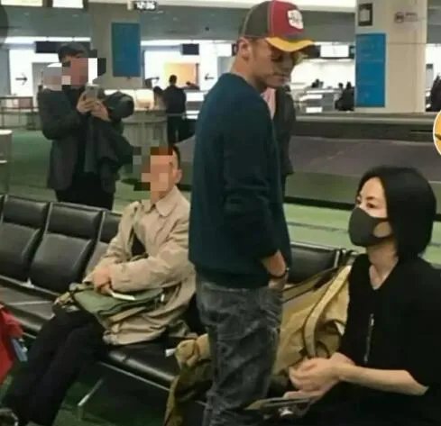 好友否认王菲谢霆锋分手是怎么回事