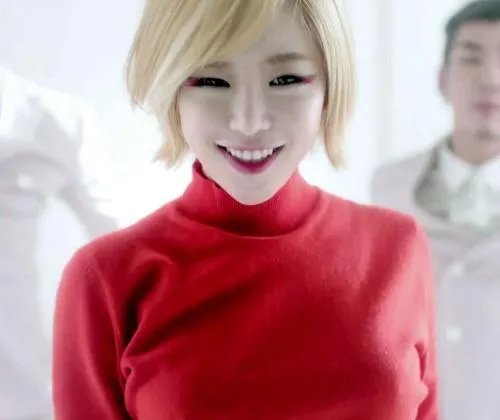 韩国女团成员孙佳仁素颜照曝光  网友直呼素颜太吓人