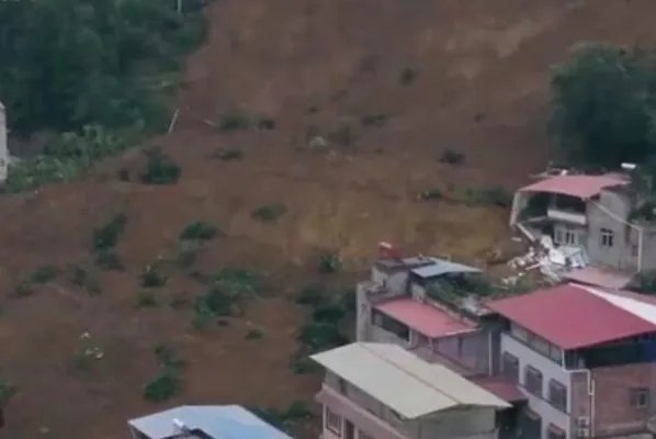 四川雅安一村庄发生滑坡9人失联 已启动地质灾害Ⅰ级应急响应