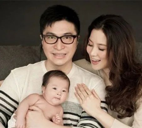 徐子淇大女儿照片呆萌可爱 其8年怀孕4胎