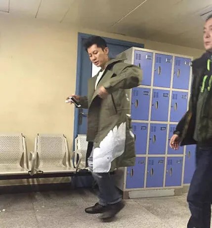 李晨现身医院引围观  大黑牛昔日情史揭秘