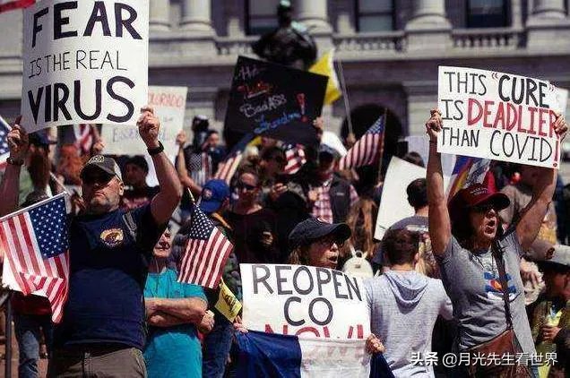 美国疫情死亡人数破10万,特朗普却在打高尔夫,他是在庆祝吗?