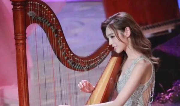 2020香港小姐决赛三甲出炉，分别是谁呢？