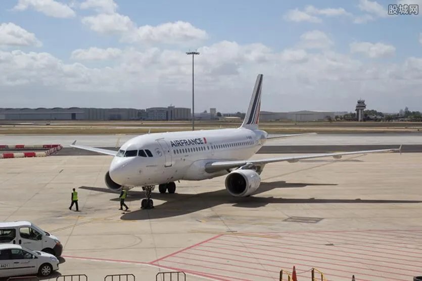 东部机场集团董事长总经理双双被免 冯军现状如何？