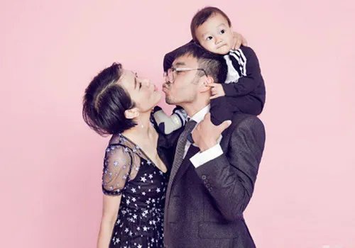 汪涵的老婆与儿子照片曝光 首过父情节儿子取名小沐沐