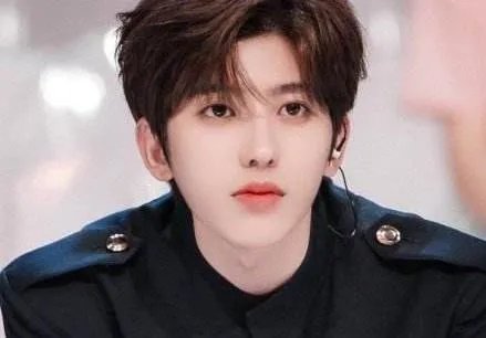 蔡徐坤为什么招全网黑，为什么打篮球都说蔡徐坤