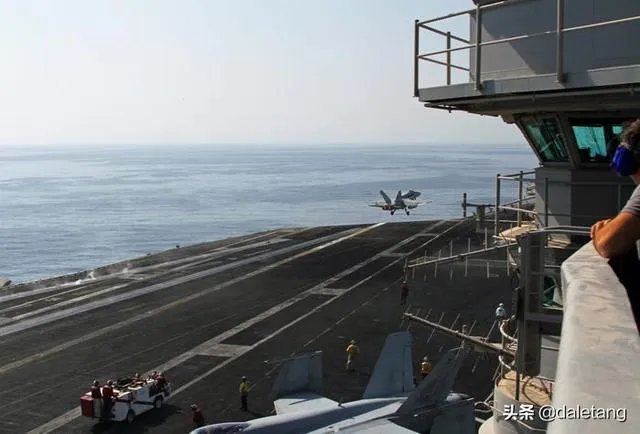 据报道,美国四艘航母都出现了新冠确诊病例,这说明了什么?
