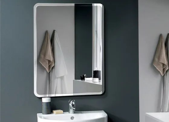 镜子后面涂的是什么