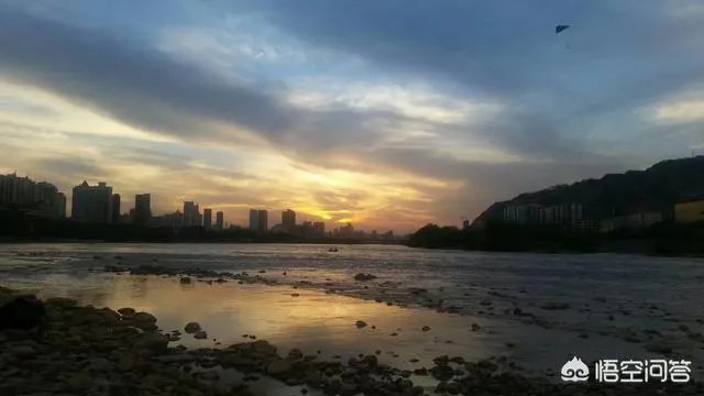 上联，日落香残，免去凡心一点，下联怎么对？