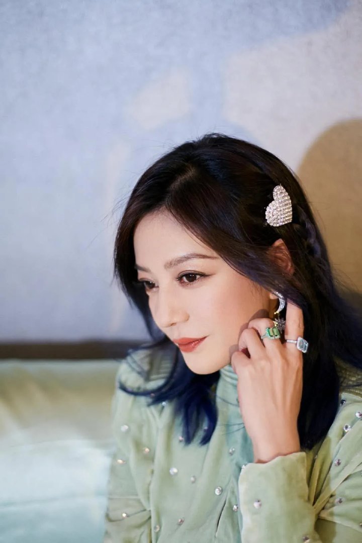 赵薇复古名伶风大片曝光,与以往的风格有何不同?