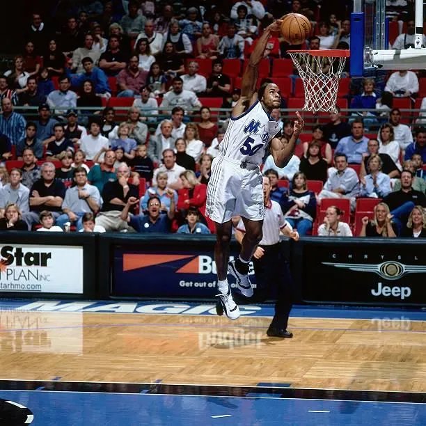 NBA里马盖蒂与伊戈达拉谁肌肉谁劲爆?