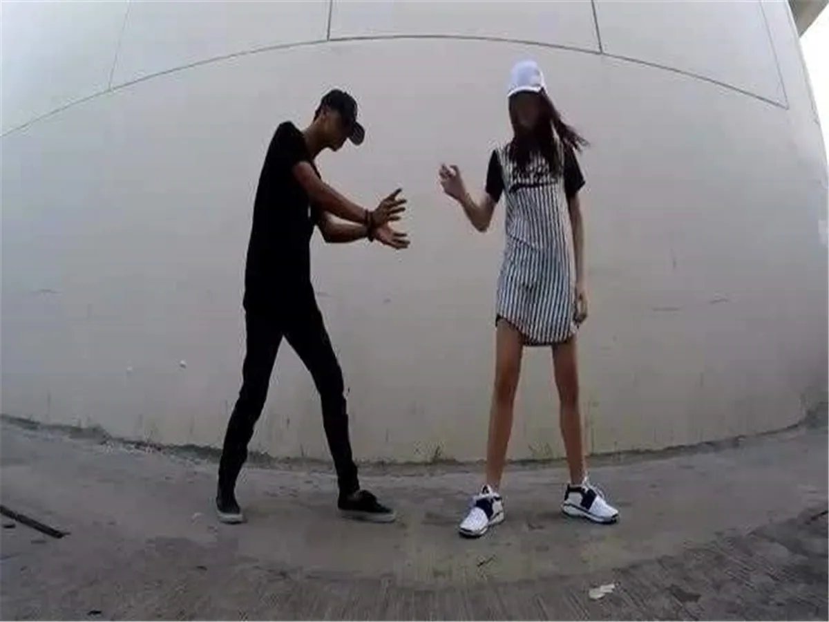 曹俊和蓝盈盈分手，男方跟不上女方的节奏，女强男弱的爱情是注定没有结果吗？