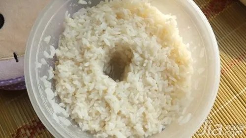 用酸奶机怎么做米酒 酸奶机做米酒的方法及注意事项