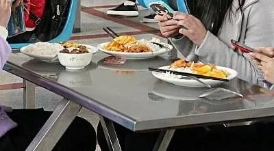 高校食堂出现一道神菜 那些年在学校吃过的黑暗料理