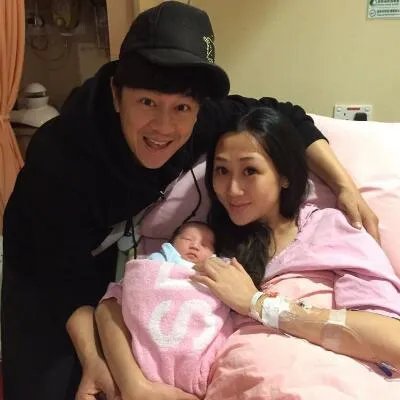 歌手韩元元图片大放送 陈浩民与佘诗曼分手九年寒暄九秒