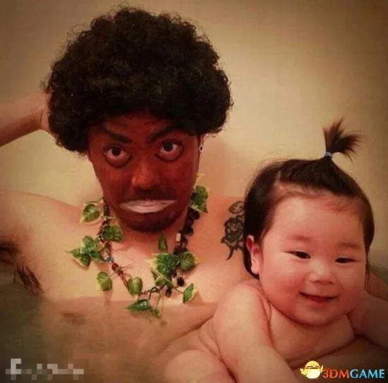 日本逗比父女泡澡照片走红网络 蠢萌犯二又有爱