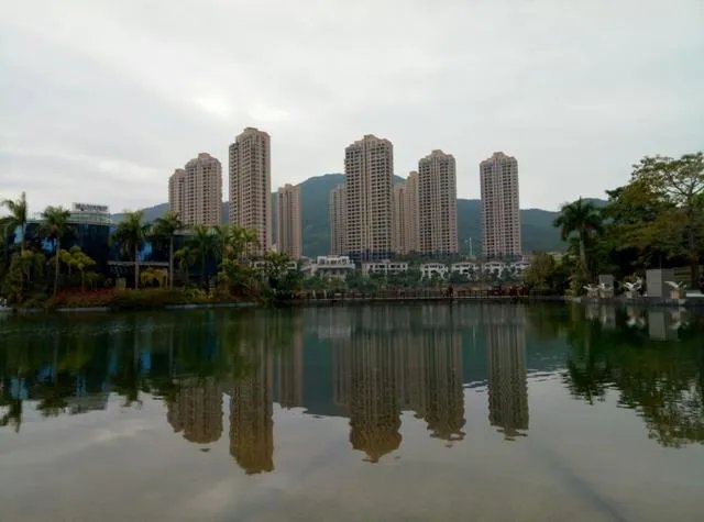 聚龙小镇好玩吗