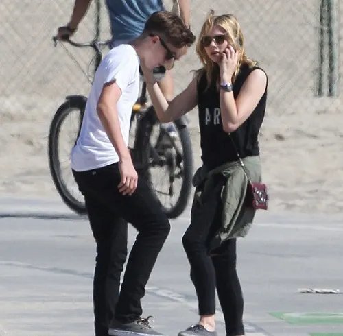 科洛·莫瑞兹男友系小贝长子 称其追求攻势猛烈