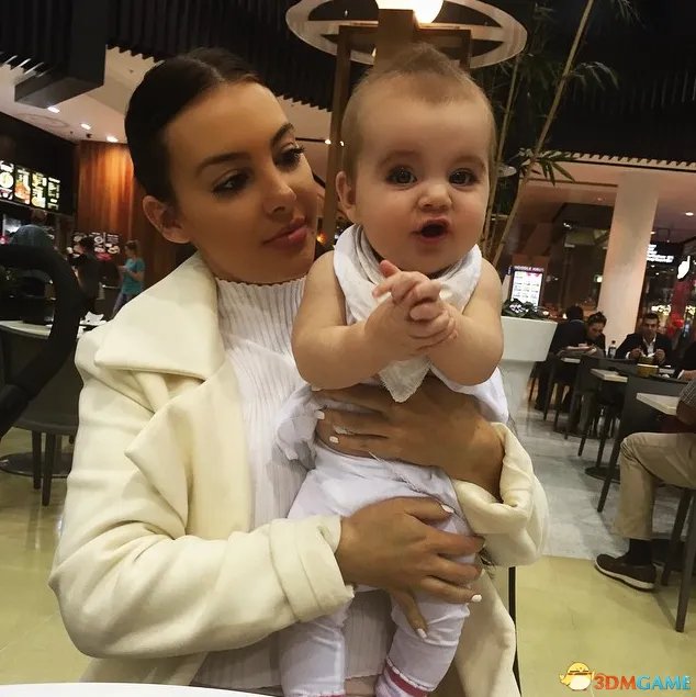 她会萌化你的心 澳洲超萌大眼宝宝引十万人点赞