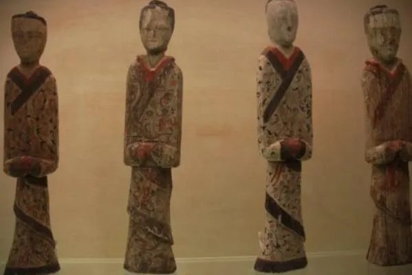 世界十大古墓稀世珍宝,萨顿胡上榜,第一是世界十大古墓之一