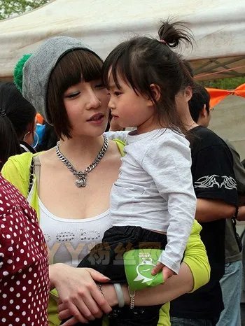 高晓松老婆沈欢照片引关注 三段情史狗血雷翻天