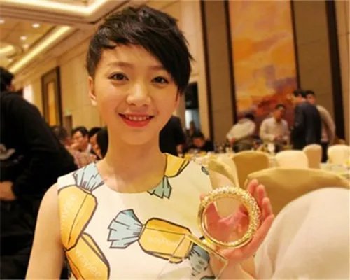 校花攻略女主亮相首映礼 最汉子女主角大逆袭