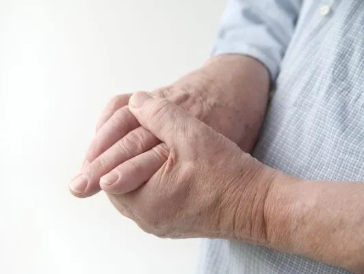 手部老年斑如何缓解