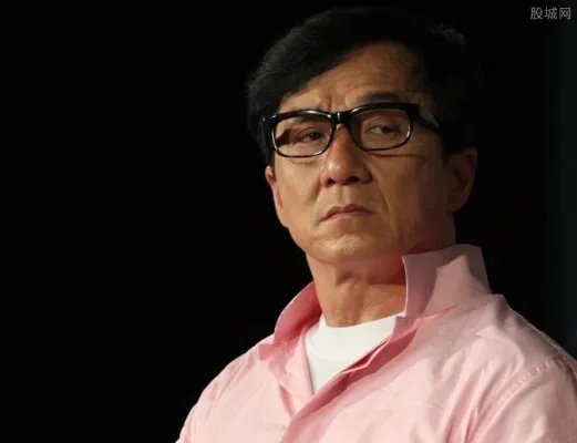 成龙为什么不承认女儿小龙女 竟是这个原因