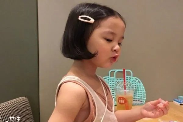 小女孩短发发型 儿童短发发型图片