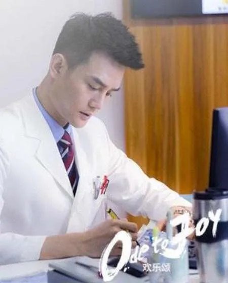 欢乐颂安迪的弟弟是谁？