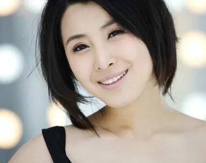 王雅捷透明照流出  轻薄上衣内衣若隐若现