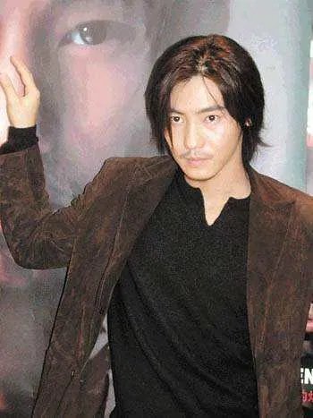 阿Kenn老师真名叫什么多大了 他年轻时候的照片组图