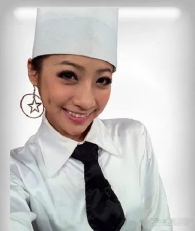 台湾萱萱图片曝光 萱萱：拍不雅照只为凑学费