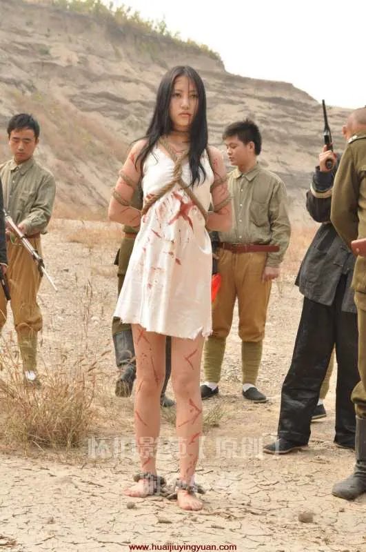 电视剧牺牲玉儿被砍脚的图片