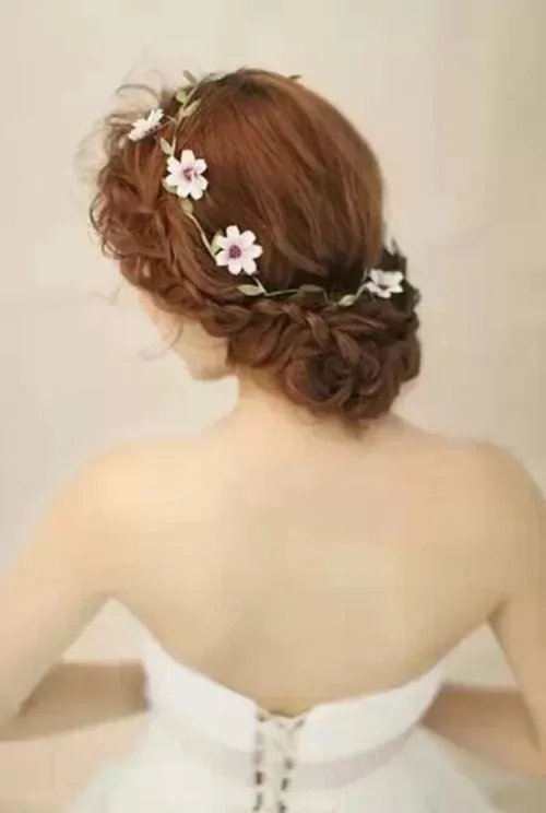 新娘结婚当天发型适合怎样的　结婚当天新娘注意事项